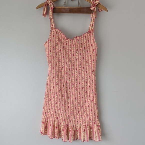 Playa Lucila Dress Womens L Pink Floral Mini Tie Shoulder Smock Stretch Ruffle - Picture 1 of 7